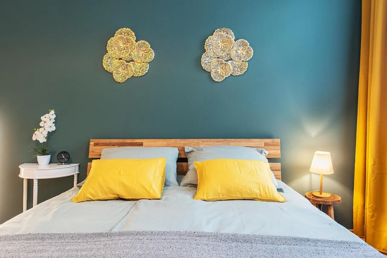 Beautiful Apartment - 12 Minutes To City Center فيينا 0*,  النمسا